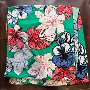♥️ Dana Herbert Hibiscus Scarf